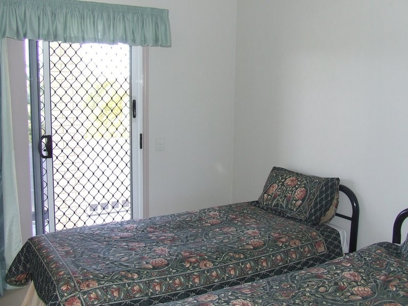 8 Topsail Circuit, Banksia Beach QLD 4507