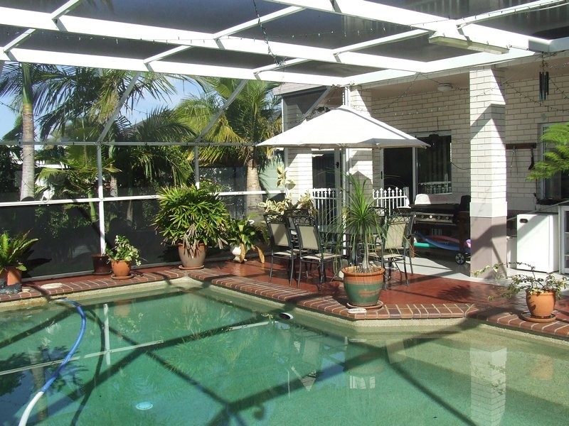 8 Topsail Circuit, Banksia Beach QLD 4507