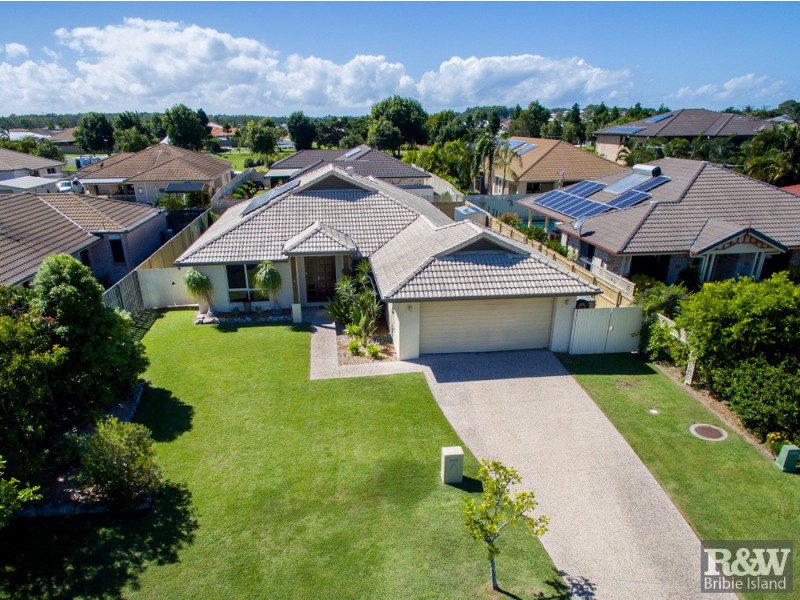 5 Dunwich Court, Sandstone Point QLD 4511