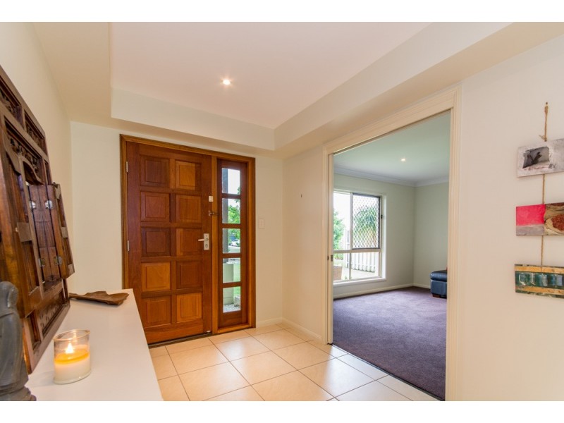 5 Dunwich Court, Sandstone Point QLD 4511