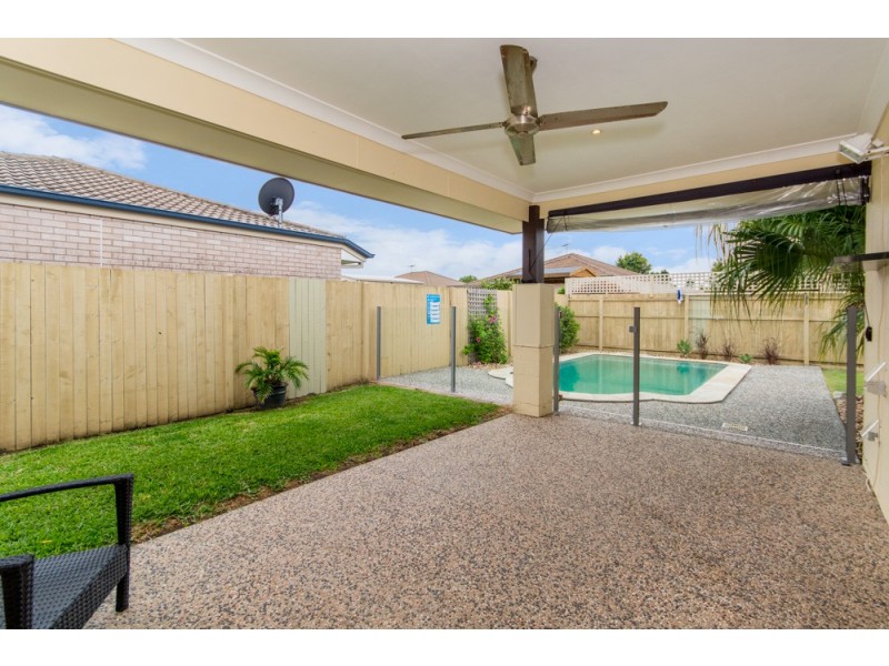 5 Dunwich Court, Sandstone Point QLD 4511