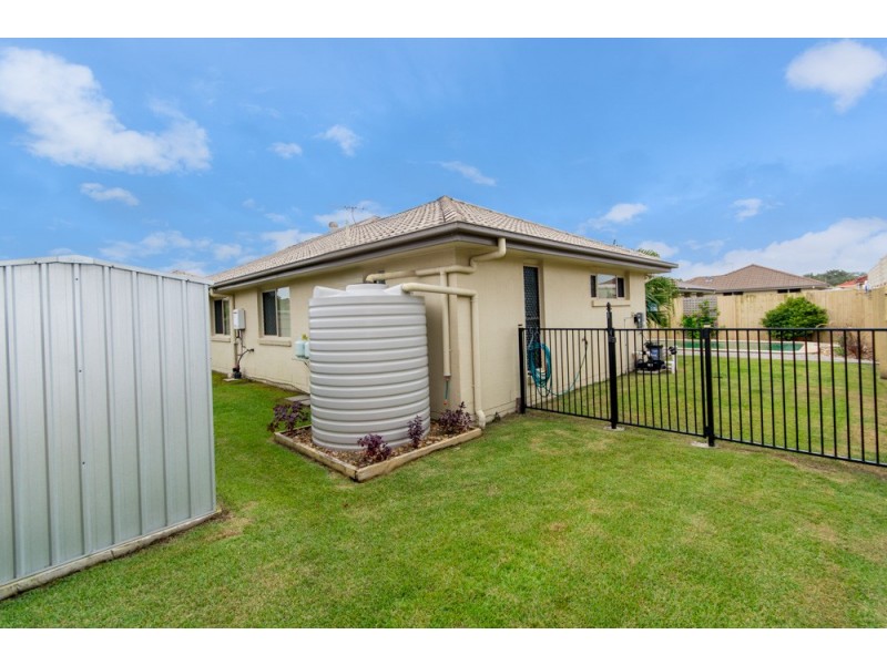 5 Dunwich Court, Sandstone Point QLD 4511