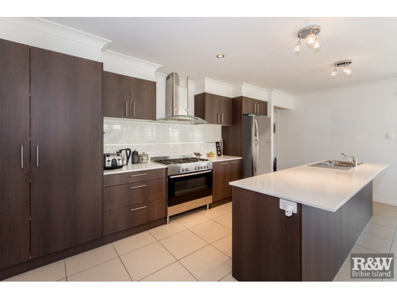10 Ningi Waters Drive, Ningi QLD 4511