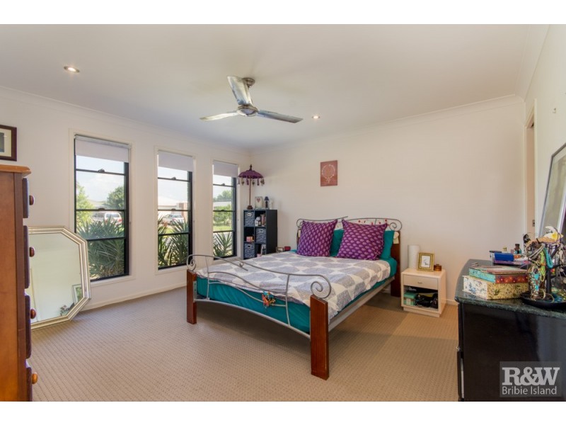 10 Ningi Waters Drive, Ningi QLD 4511