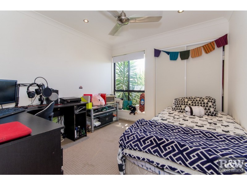 10 Ningi Waters Drive, Ningi QLD 4511
