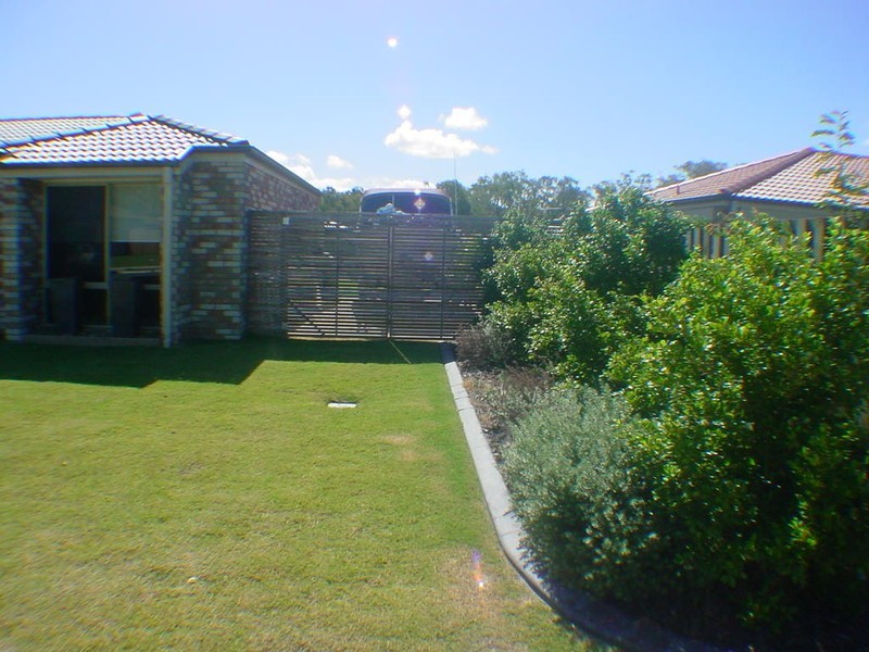 306 Bestmann Road East, Sandstone Point QLD 4511