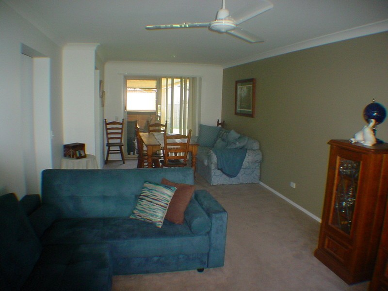 306 Bestmann Road East, Sandstone Point QLD 4511