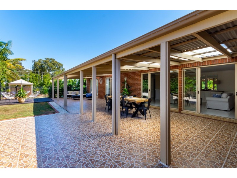 1 Skiff Court, Banksia Beach QLD 4507