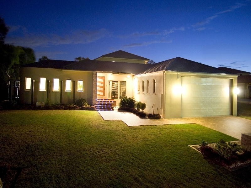 19 Avalon Street, Sandstone Point QLD 4511