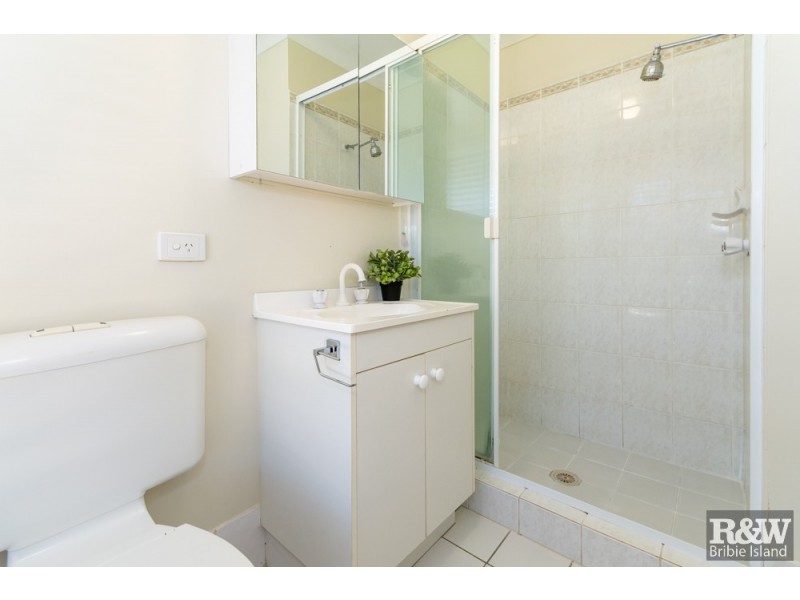 8 Bream Court, Sandstone Point QLD 4511