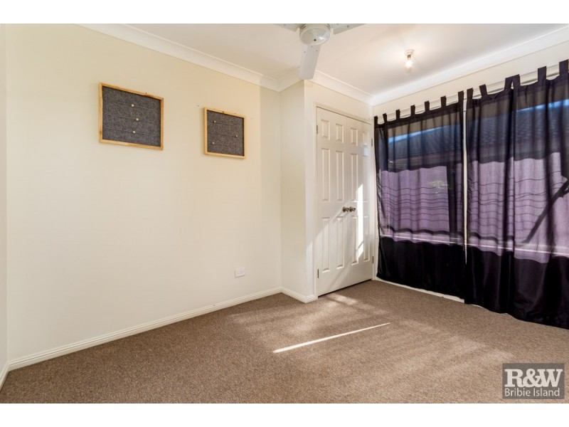 8 Bream Court, Sandstone Point QLD 4511