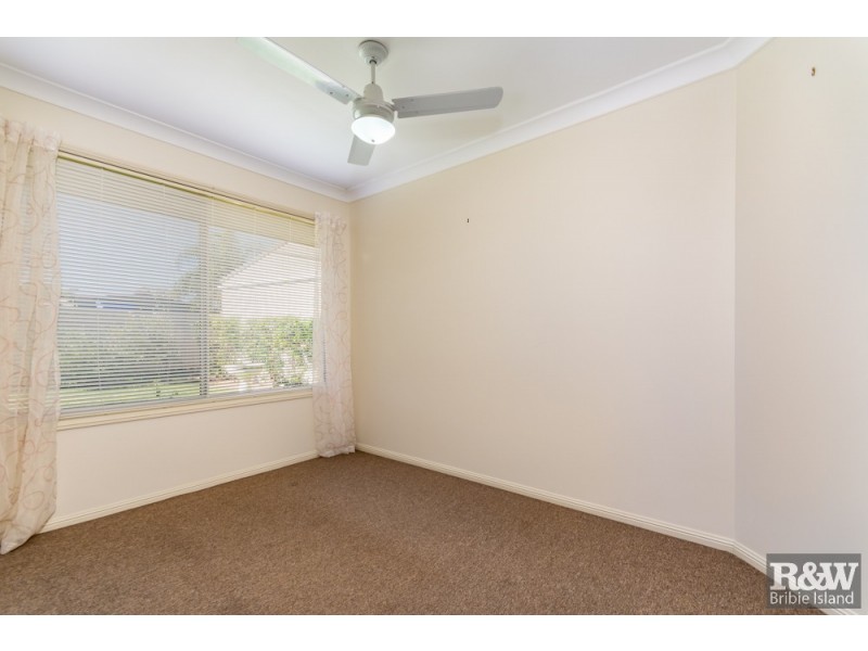 8 Bream Court, Sandstone Point QLD 4511