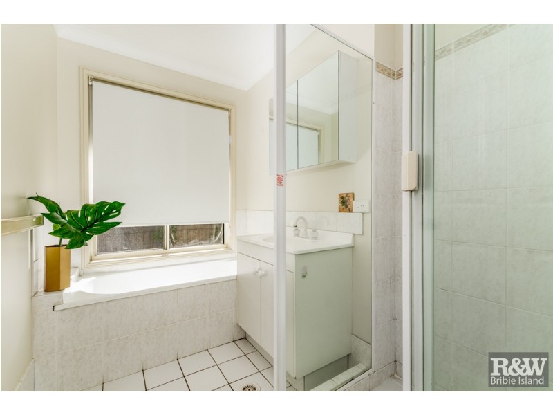 8 Bream Court, Sandstone Point QLD 4511