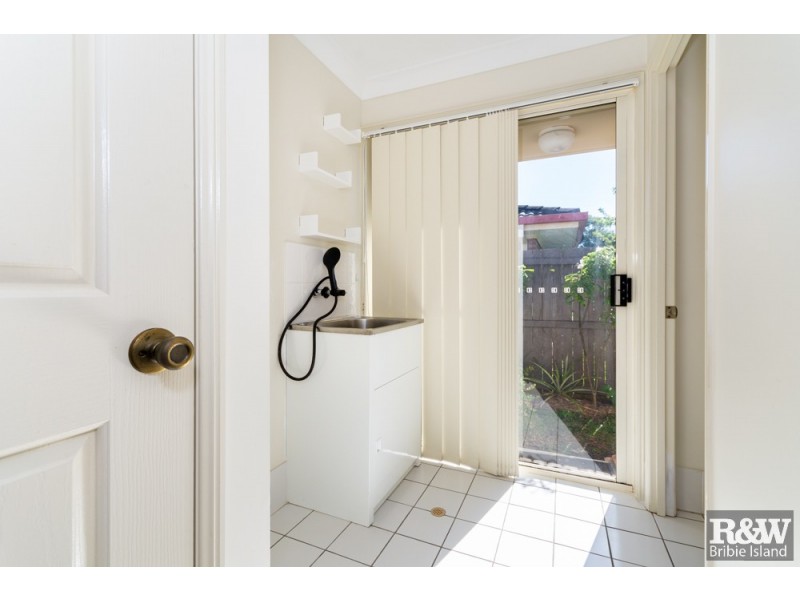 8 Bream Court, Sandstone Point QLD 4511