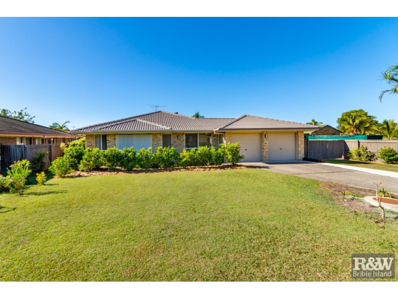 8 Bream Court, Sandstone Point QLD 4511