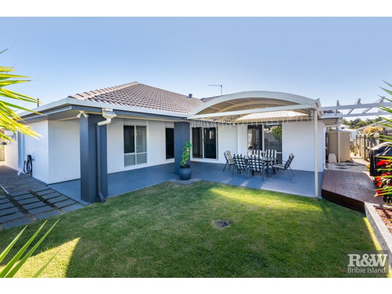 25 Barklya Crescent, Bongaree QLD 4507