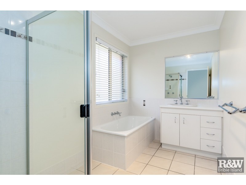 26 Corrimal Place, Sandstone Point QLD 4511