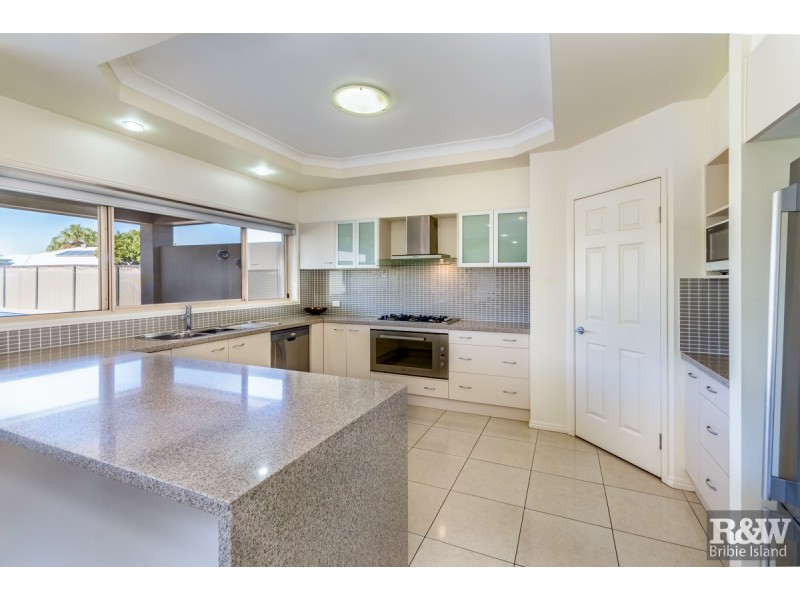 39 Raptor Parade, Banksia Beach QLD 4507