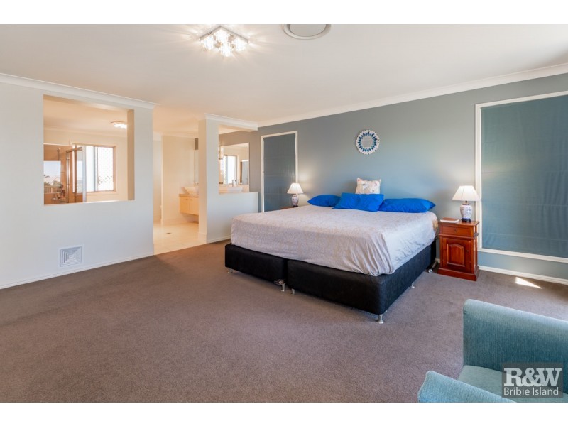 39 Raptor Parade, Banksia Beach QLD 4507