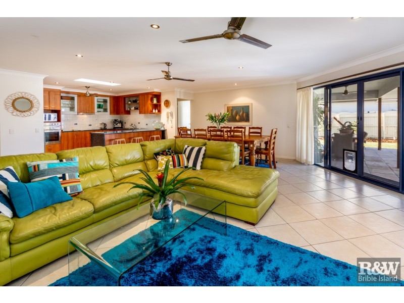 21 Raptor Parade, Banksia Beach QLD 4507