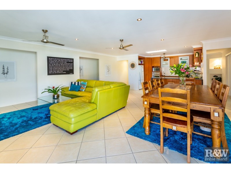 21 Raptor Parade, Banksia Beach QLD 4507