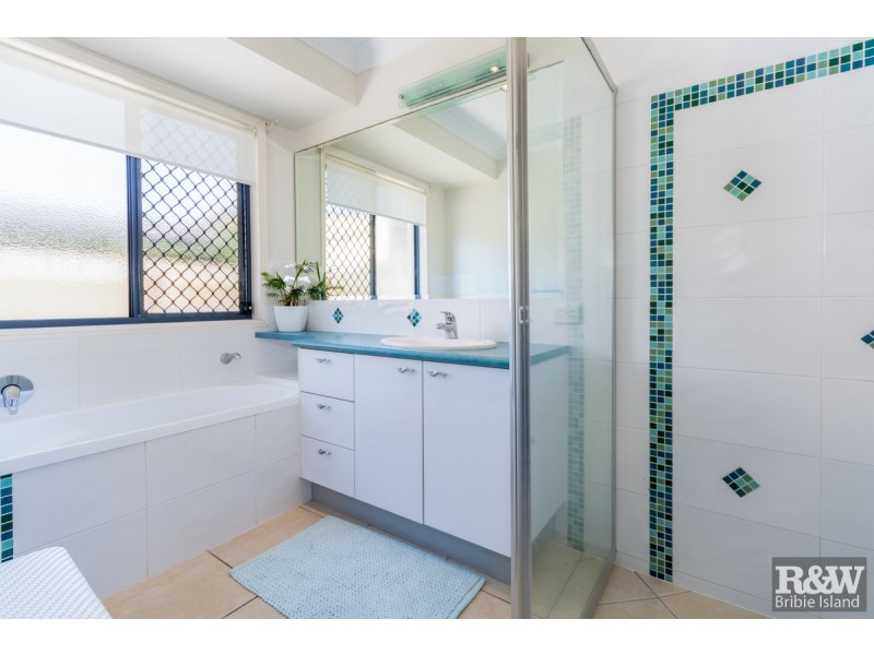 21 Raptor Parade, Banksia Beach QLD 4507