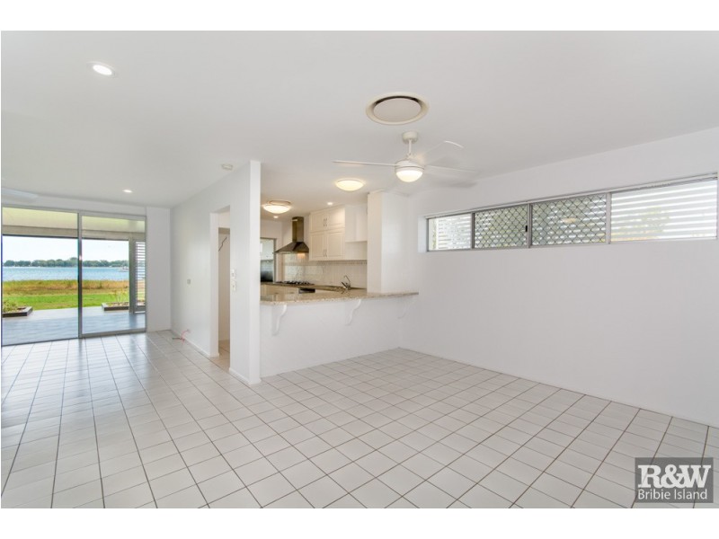 Sandstone Point QLD 4511