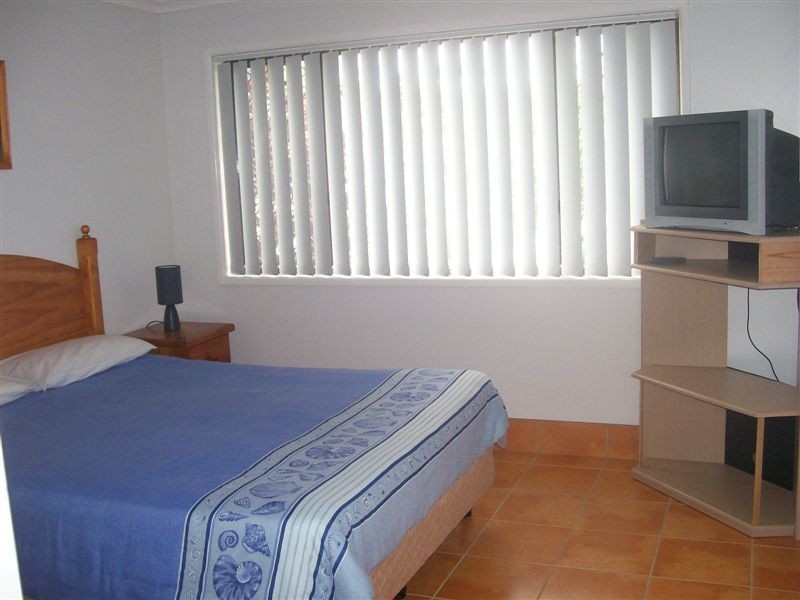 2 Elkhorn Avenue, Bribie Island QLD 4507