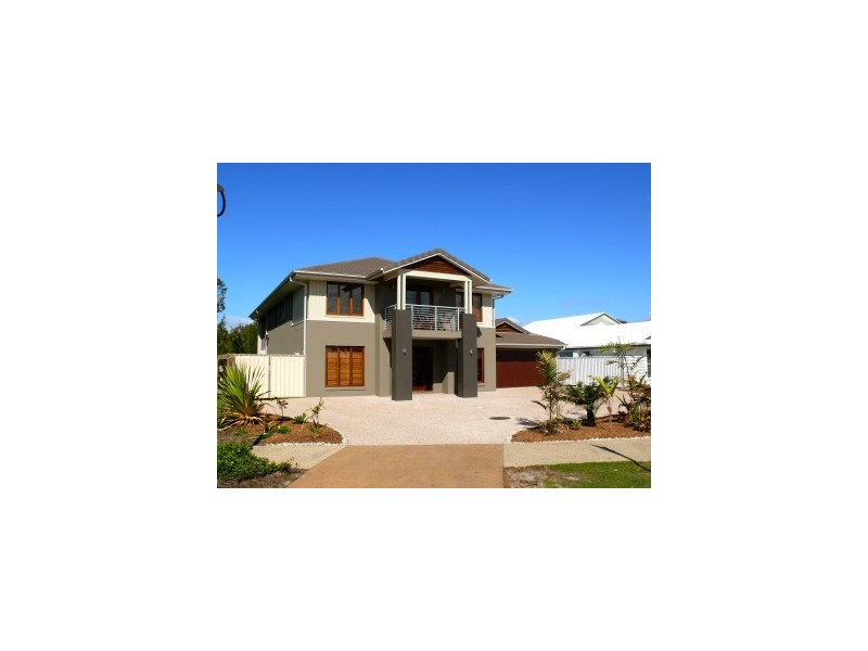 186 Marina Boulevarde, Bribie Island QLD 4507