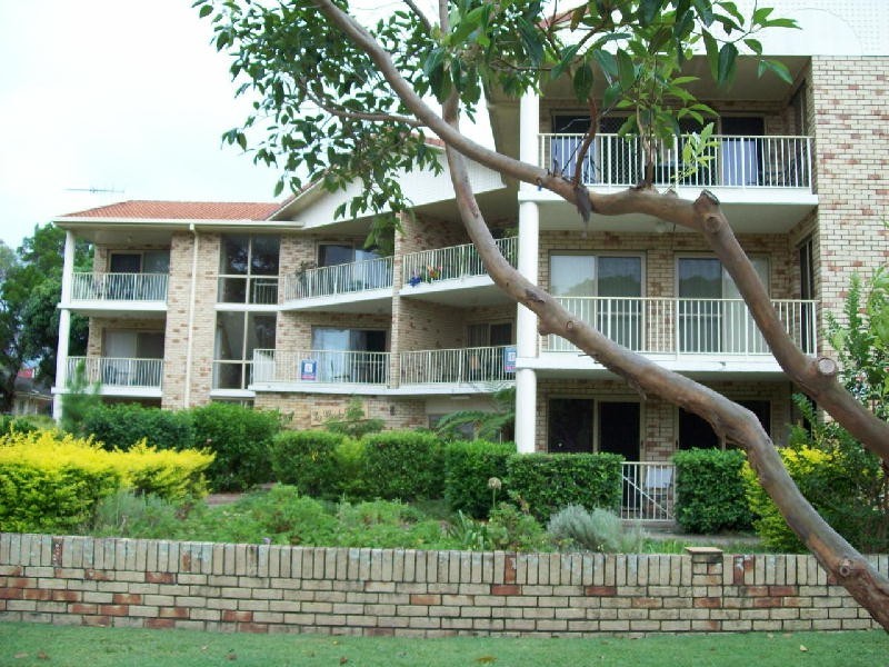 3-5 Wattle Avenue, Holiday Unit, Bongaree QLD 4507
