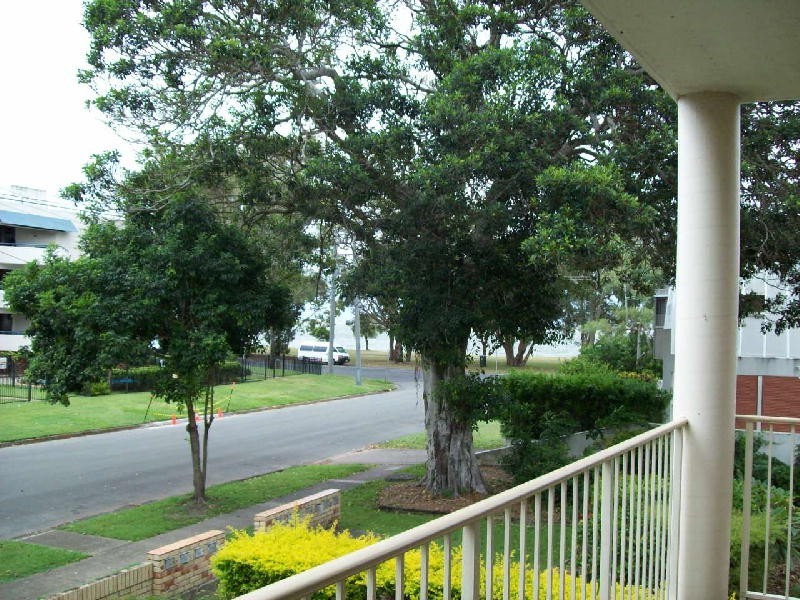 3-5 Wattle Avenue, Holiday Unit, Bongaree QLD 4507