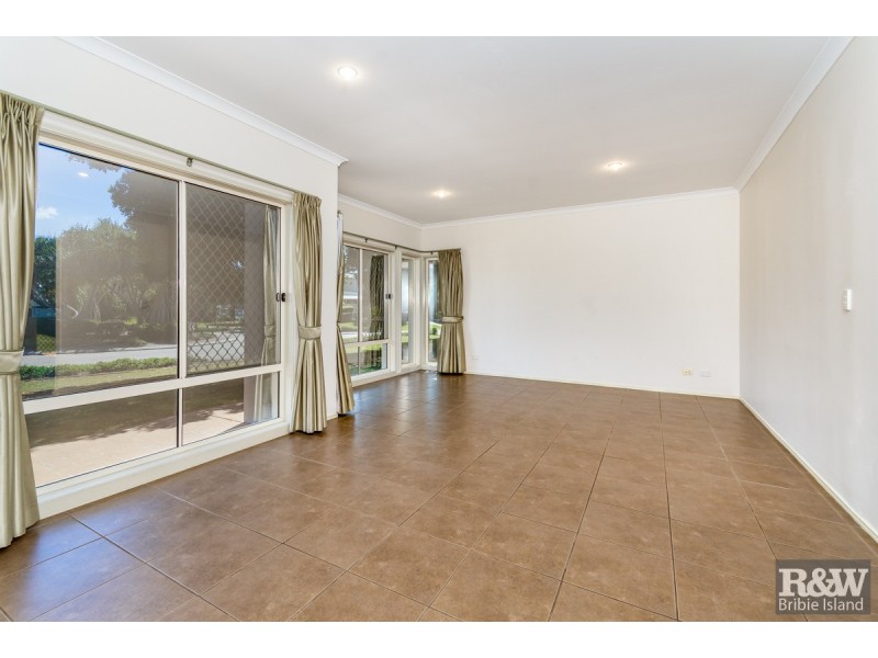 8 Seabreeze Avenue, Banksia Beach QLD 4507
