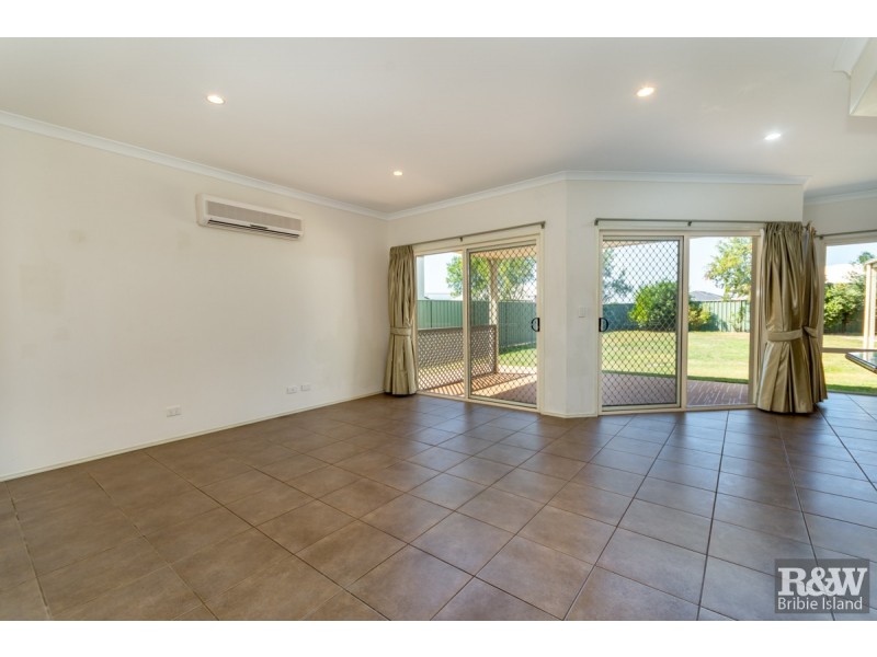 8 Seabreeze Avenue, Banksia Beach QLD 4507