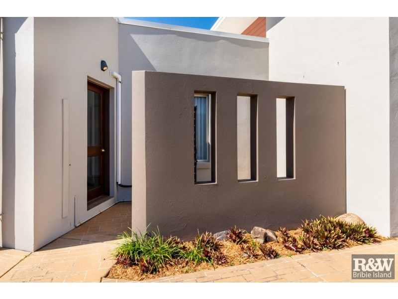 8 Seabreeze Avenue, Banksia Beach QLD 4507