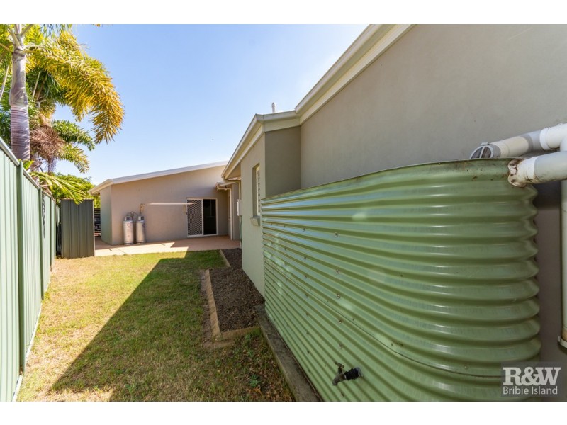 8 Seabreeze Avenue, Banksia Beach QLD 4507