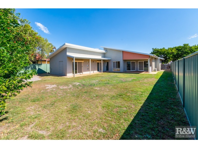 8 Seabreeze Avenue, Banksia Beach QLD 4507