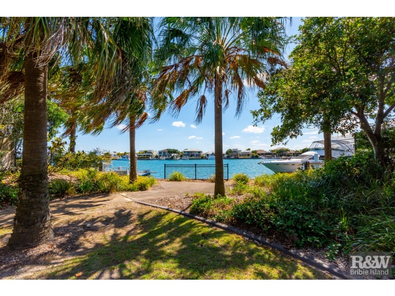 8 Seabreeze Avenue, Banksia Beach QLD 4507