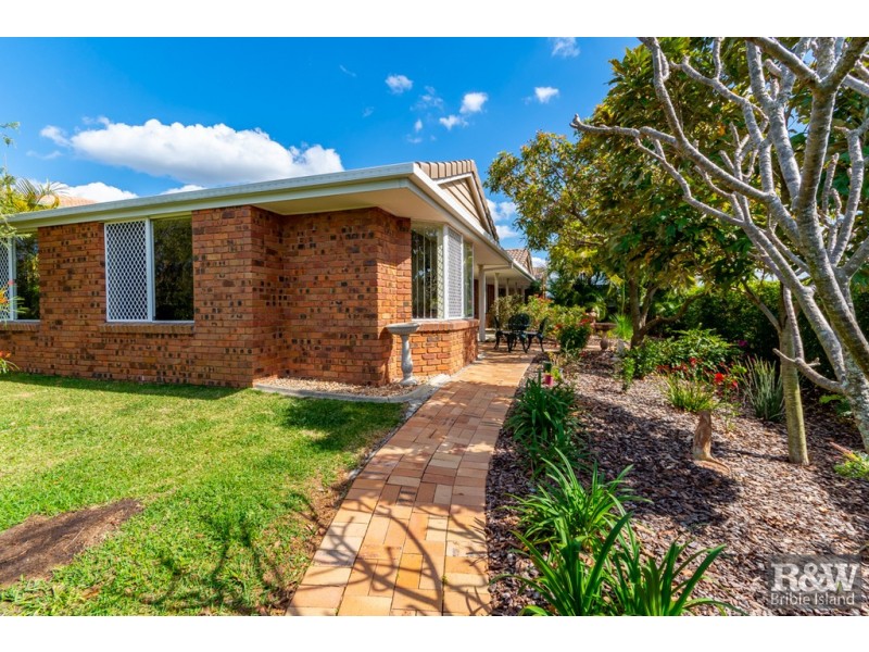 100 Bestmann Road East, Sandstone Point QLD 4511