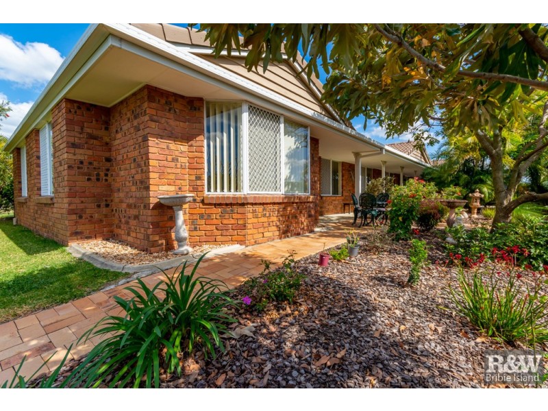 100 Bestmann Road East, Sandstone Point QLD 4511