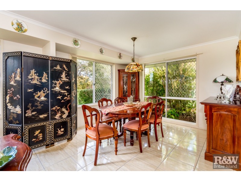 100 Bestmann Road East, Sandstone Point QLD 4511