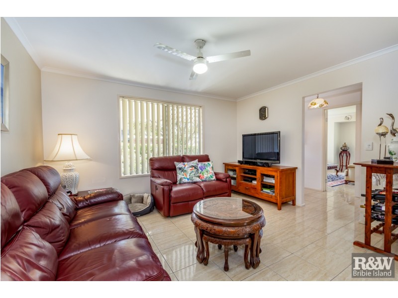 100 Bestmann Road East, Sandstone Point QLD 4511