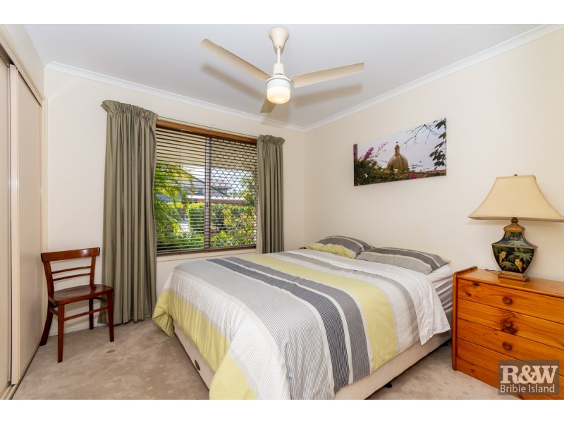 100 Bestmann Road East, Sandstone Point QLD 4511