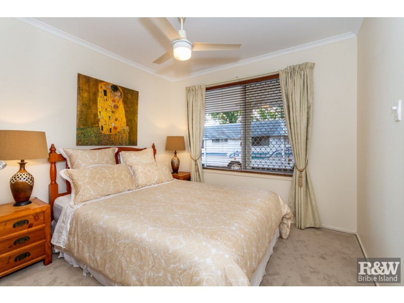 100 Bestmann Road East, Sandstone Point QLD 4511