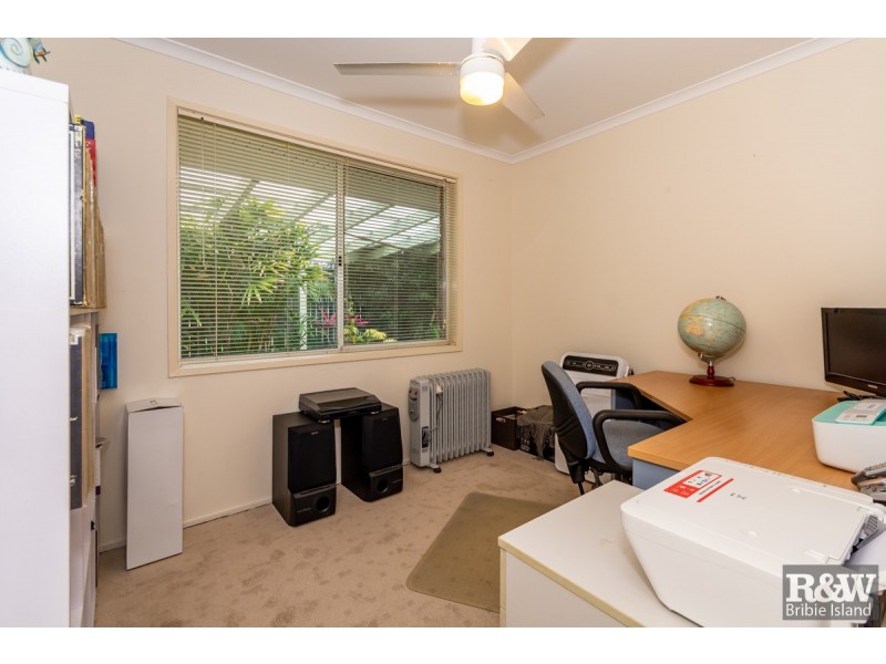 100 Bestmann Road East, Sandstone Point QLD 4511