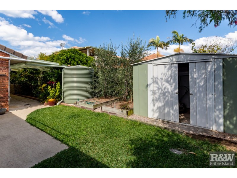 100 Bestmann Road East, Sandstone Point QLD 4511