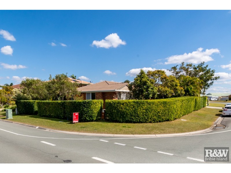100 Bestmann Road East, Sandstone Point QLD 4511