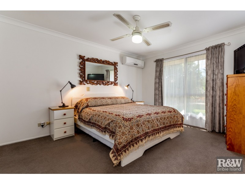 3 York Court, Sandstone Point QLD 4511