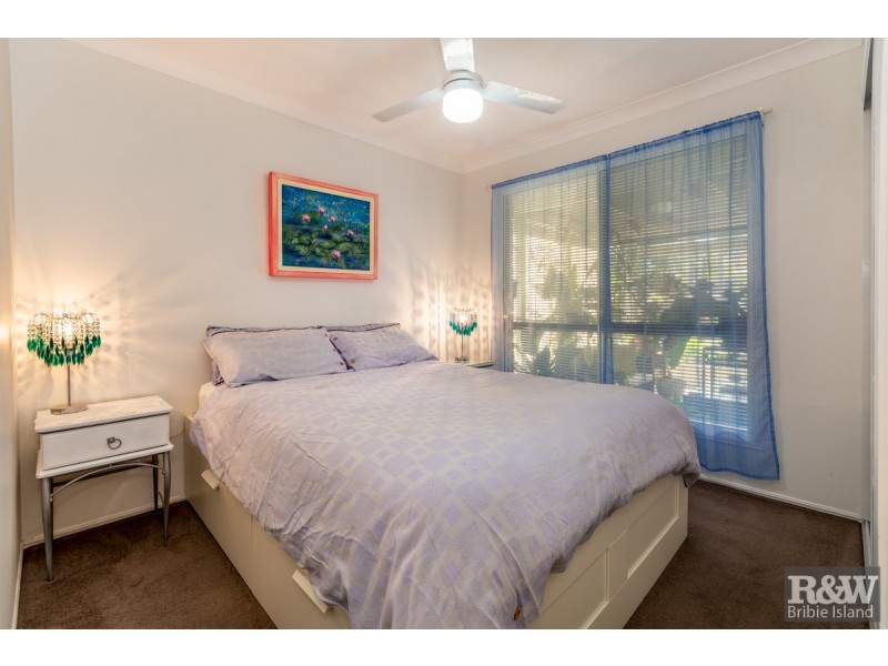 3 York Court, Sandstone Point QLD 4511