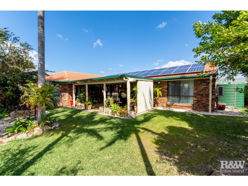 3 York Court, Sandstone Point QLD 4511