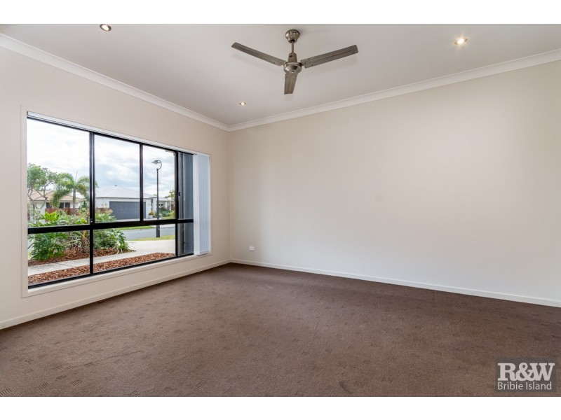 11 Pectoral Place, Banksia Beach QLD 4507